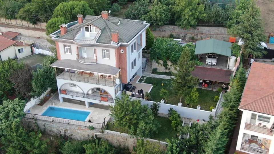 Nazar Villa